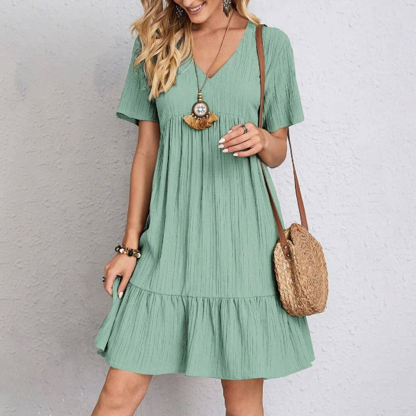 Lisa - Classic Dress