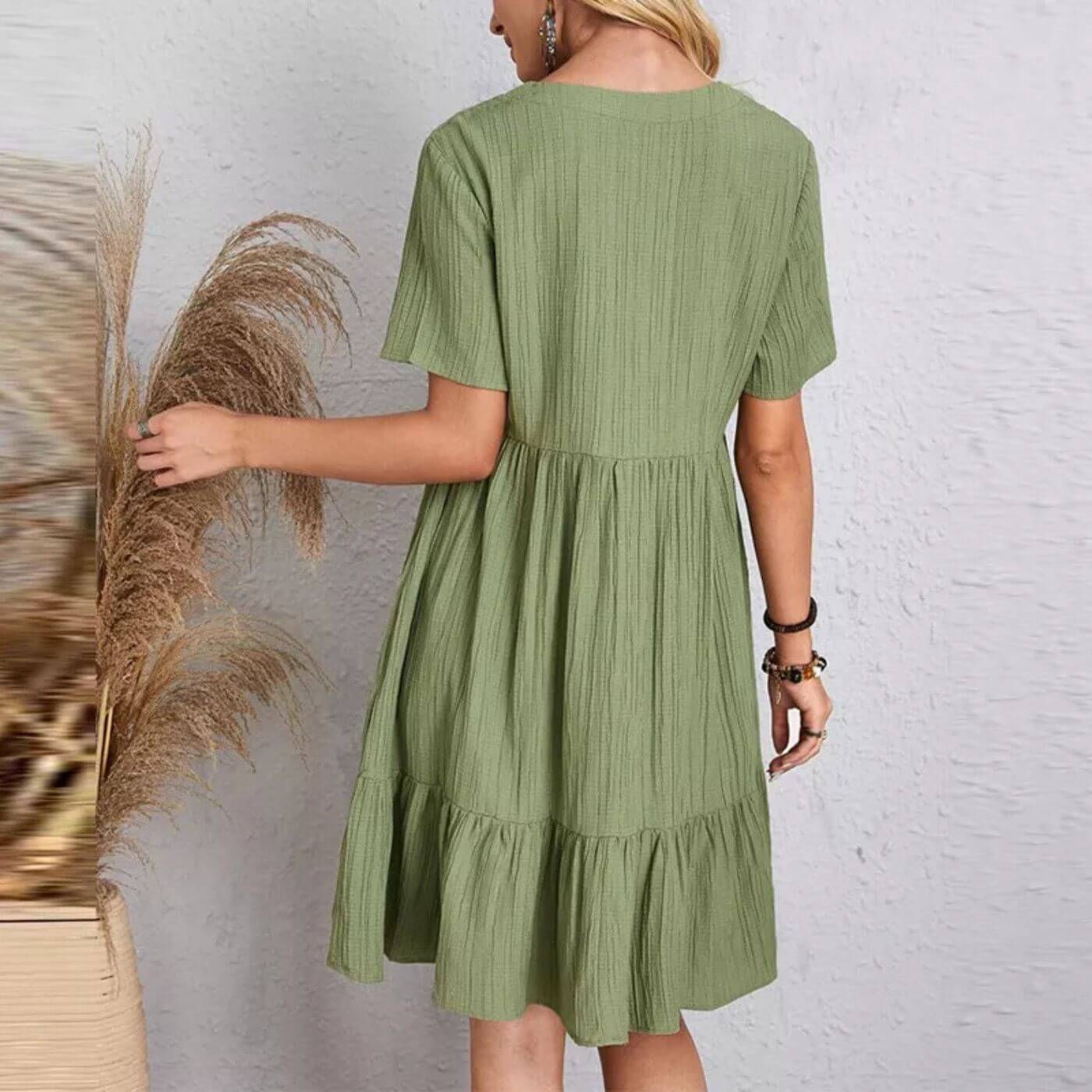 Lisa - Classic Dress